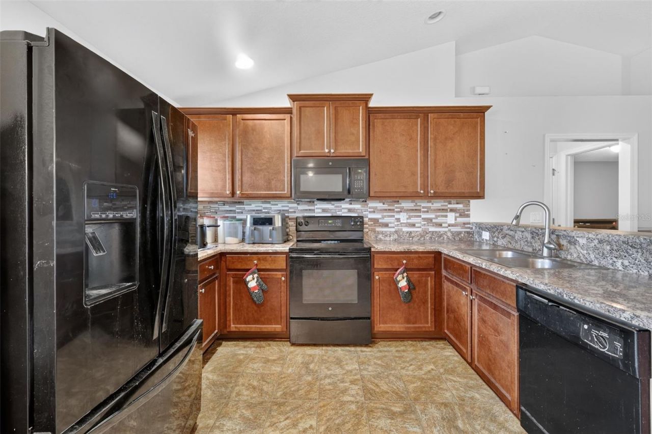 702 Chelsea Avenue, Fruitland Park, FL 34731 Photo