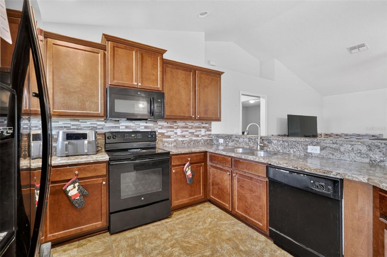 702 Chelsea Avenue, Fruitland Park, FL 34731 Photo