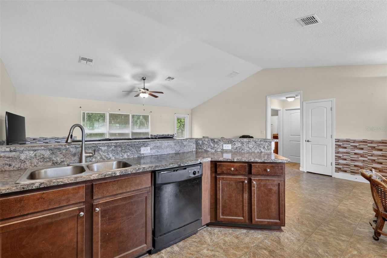 702 Chelsea Avenue, Fruitland Park, FL 34731 Photo