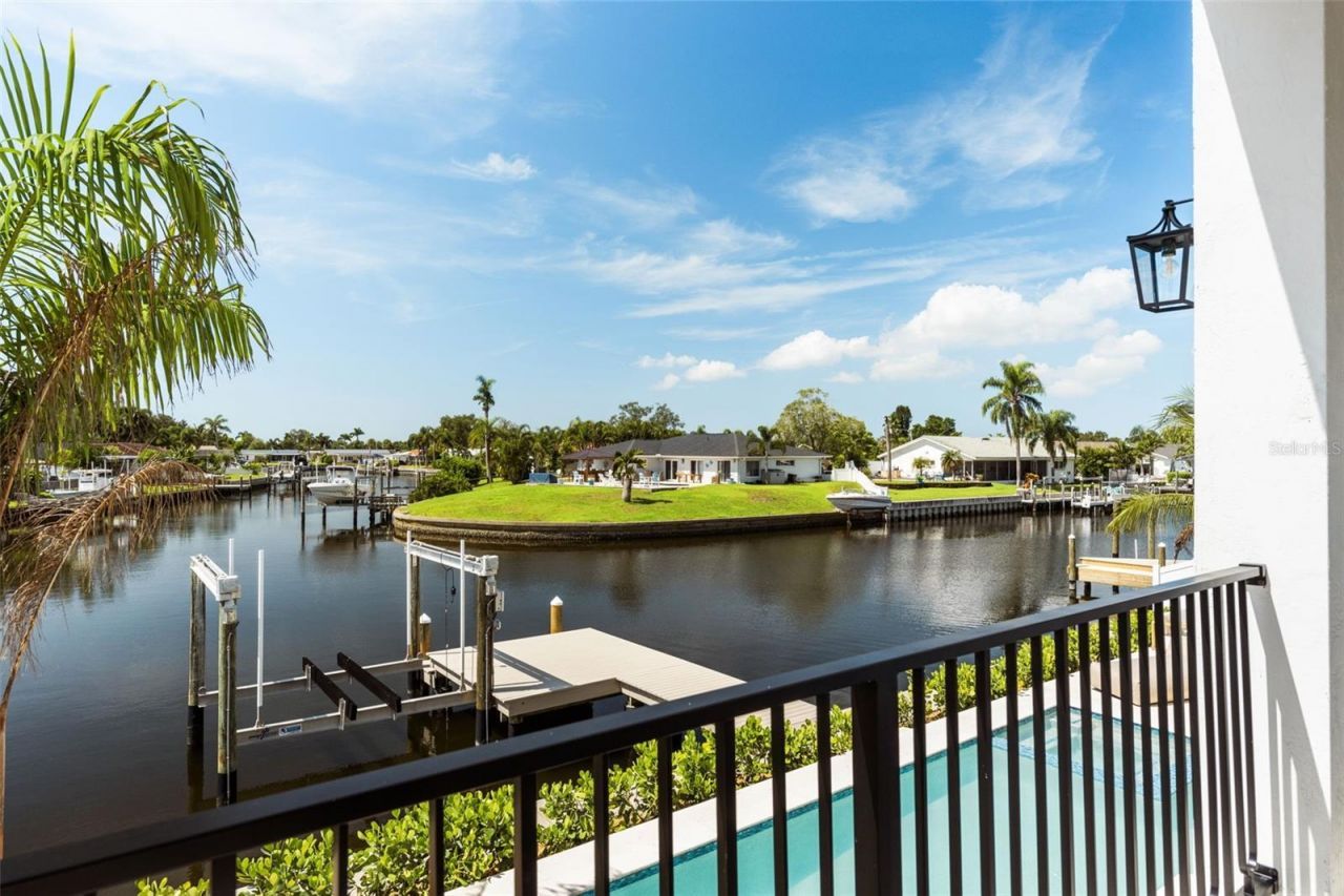 1482 51st Avenue Ne, Saint Petersburg, FL 33703 Photo