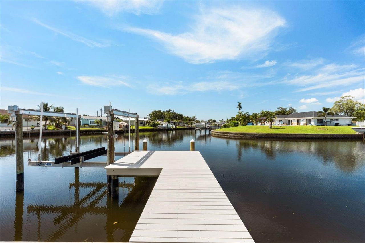 1482 51st Avenue Ne, Saint Petersburg, FL 33703 Photo
