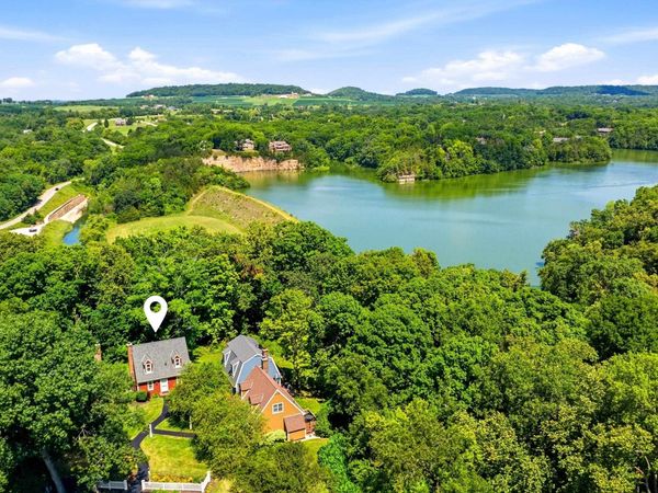 28 Thatcher Lane, GALENA, IL 61036