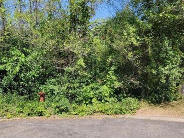 302 Arbor Hills Circle, Eau Claire, WI 54703