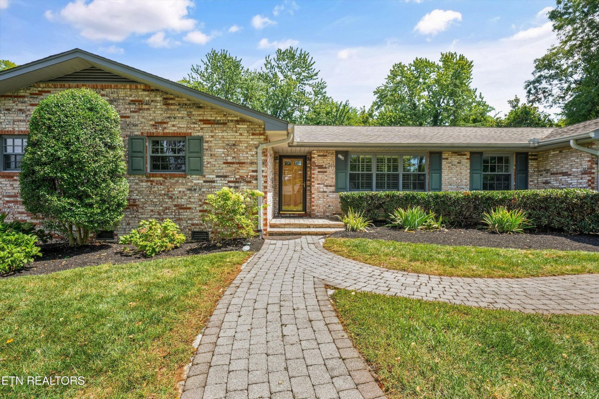 116 Essex Drive, Knoxville, TN 37922 Main Photo