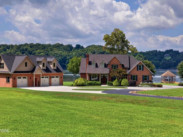 4262 Lake Meadow Way, Louisville, TN 37777