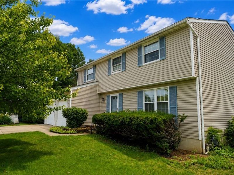 5511 Pond Court , Stow, OH 44224 Photo 2