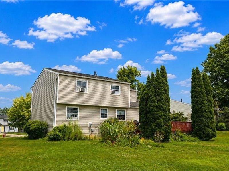 5511 Pond Court , Stow, OH 44224 Photo 3