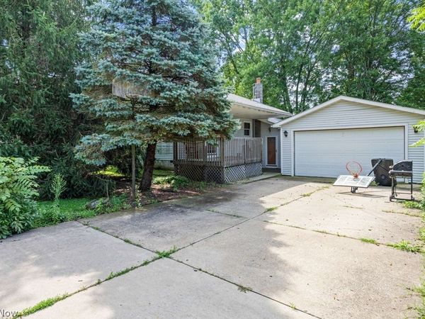86 E Market Street , Seville, OH 44273