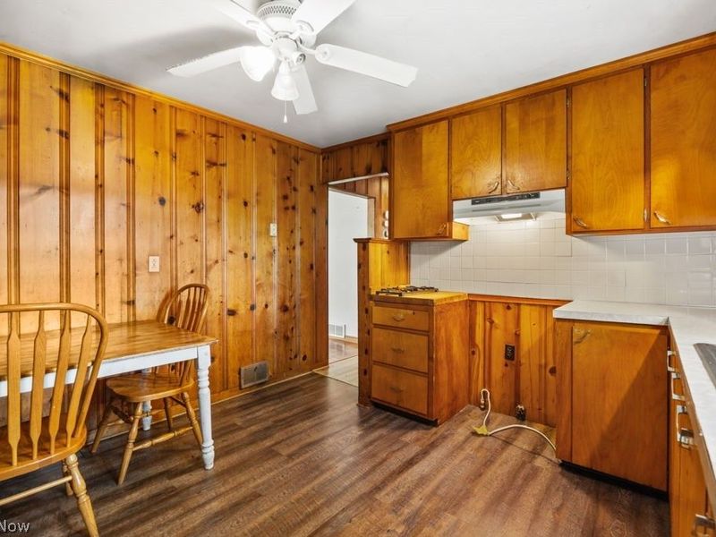 86 E Market Street, Seville, OH 44273 Photo 3