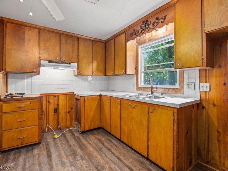 86 E Market Street, Seville, OH 44273 Photo 4