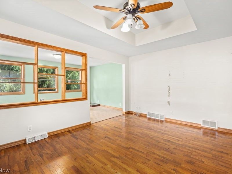 86 E Market Street, Seville, OH 44273 Photo 5