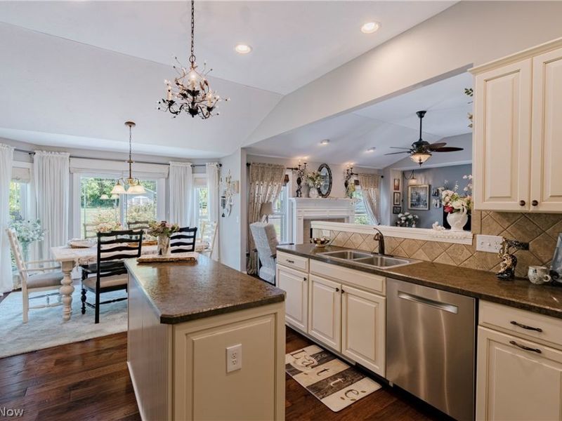 5423 Charleston Drive, Valley City, OH 44280 Photo 13