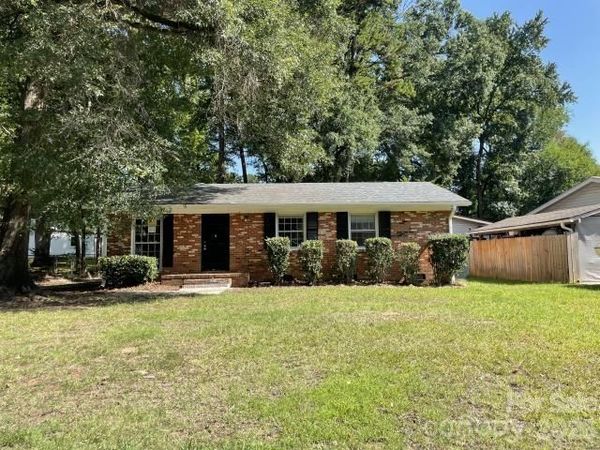 909 Carrington Drive , Charlotte, NC 28214