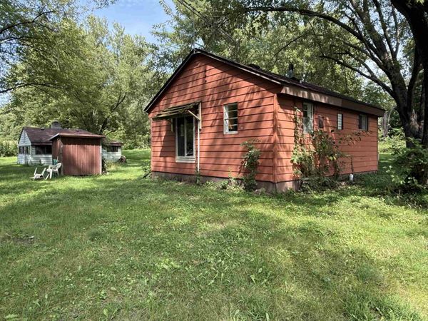 30615 Lakeshore Drive, Prairie Du Chien, WI 53821
