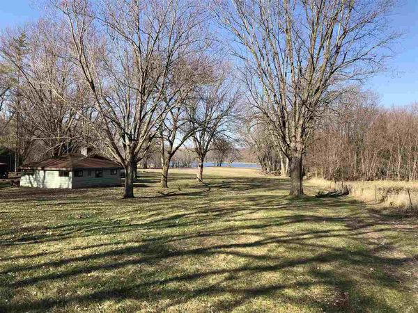 30615 Lakeshore Drive, Prairie Du Chien, WI 53821