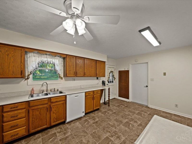 2292 St Rt 132, Pleasant Plain, OH 45162 Photo 13