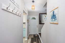 832 Villa Dr. photo 4