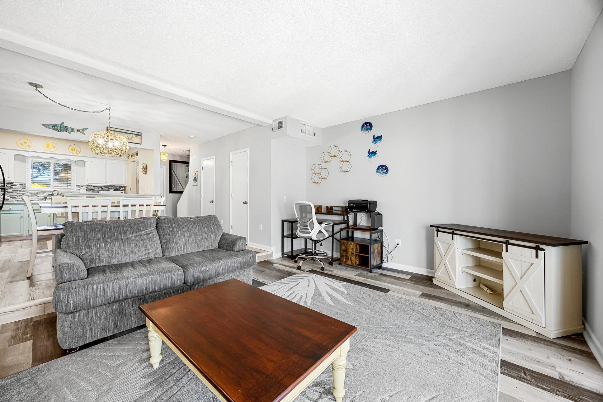 832 Villa Dr. Photo 7