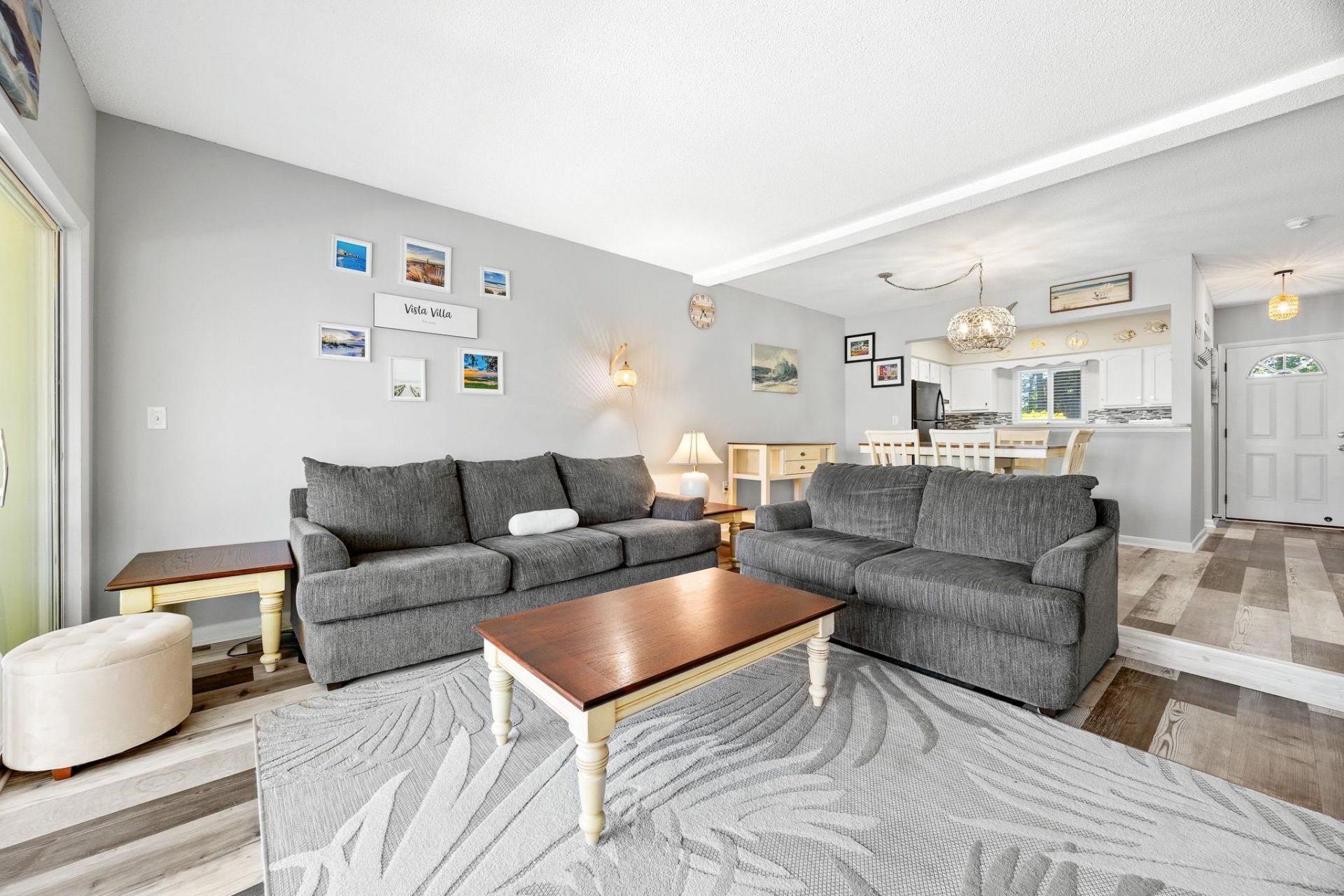 832 Villa Dr. Photo 8