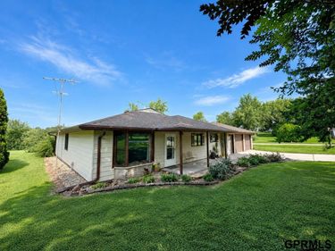 715 Lakeview Drive, Eagle, NE 68347