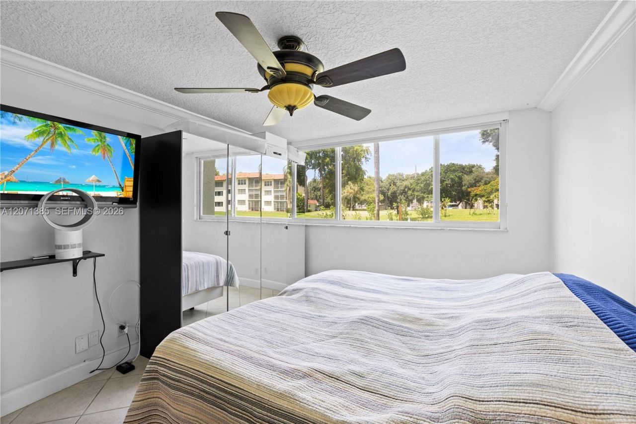 811 S Hollybrook Dr , Unit 105, Pembroke Pines, FL 33025 Photo