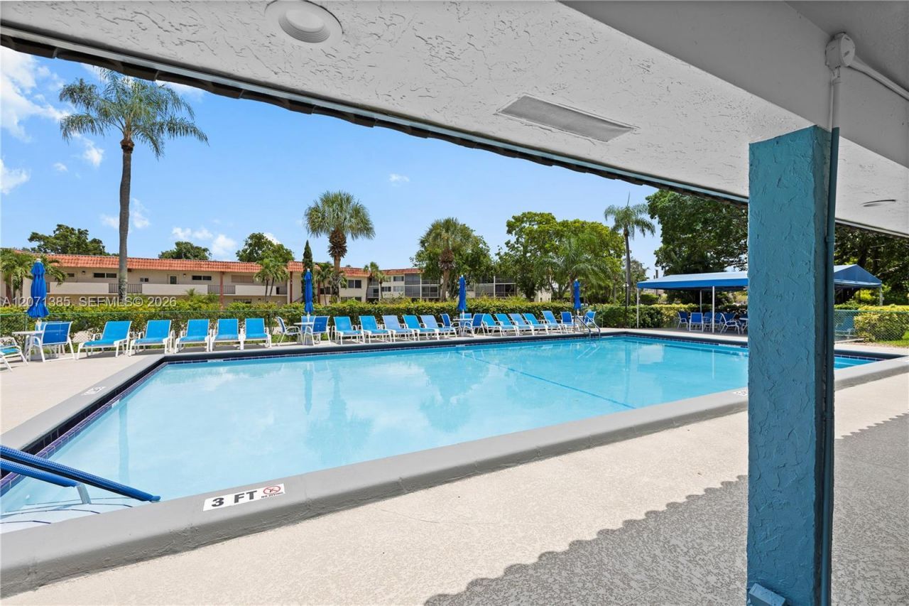 811 S Hollybrook Dr , Unit 105, Pembroke Pines, FL 33025 Photo