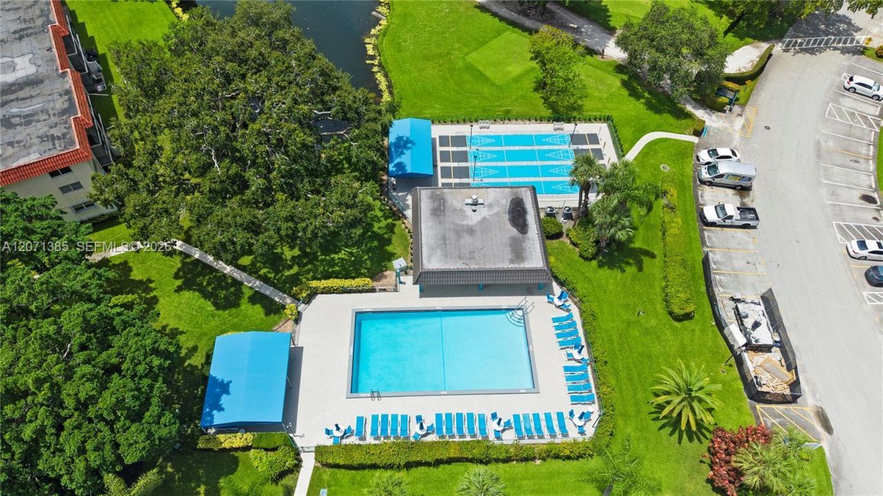 811 S Hollybrook Dr , Unit 105, Pembroke Pines, FL 33025 Photo
