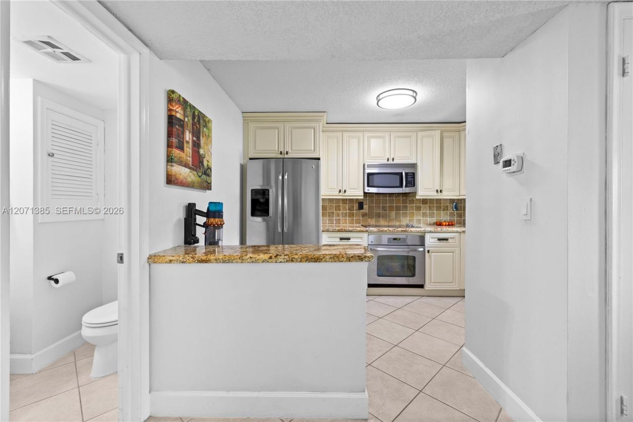 811 S Hollybrook Dr , Unit 105, Pembroke Pines, FL 33025 Photo