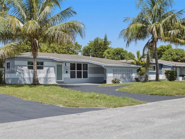 2250 Gulfstream Dr , Miramar, FL 33023