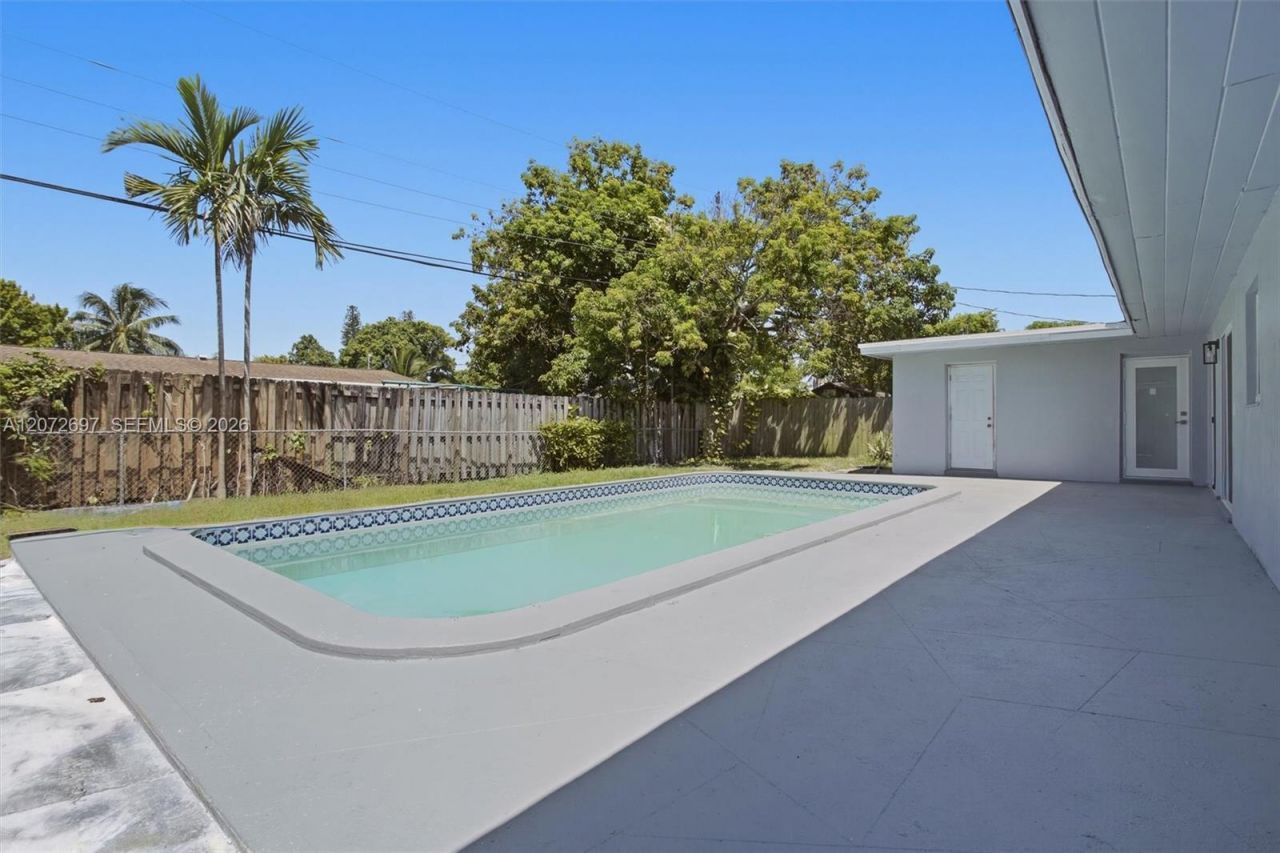 2250 Gulfstream Dr , Miramar, FL 33023 Photo