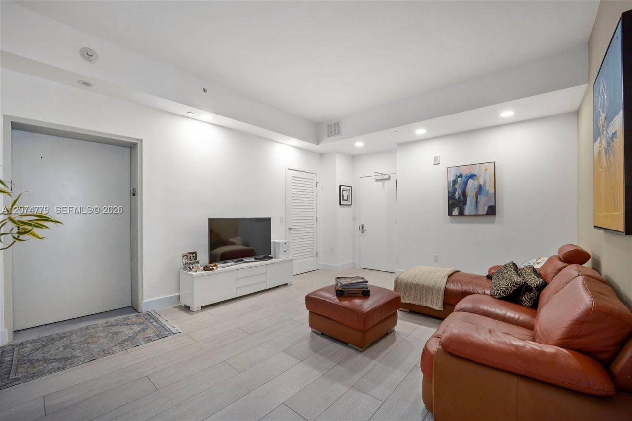 1010 Brickell Ave , Unit 4701, Miami, FL 33131 Photo