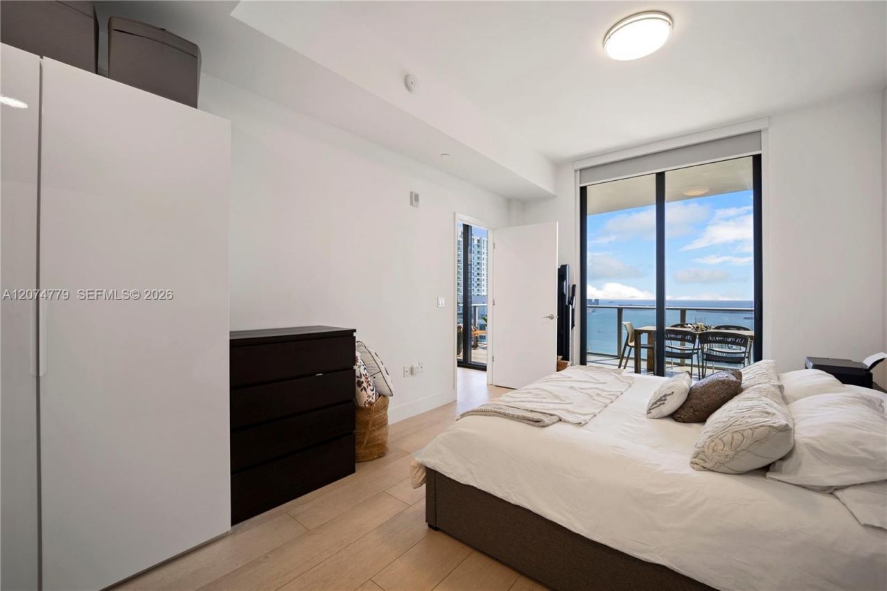 1010 Brickell Ave , Unit 4701, Miami, FL 33131 Photo