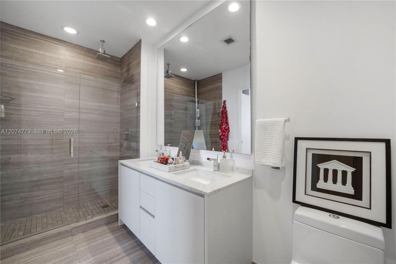 1010 Brickell Ave , Unit 4701, Miami, FL 33131 Photo