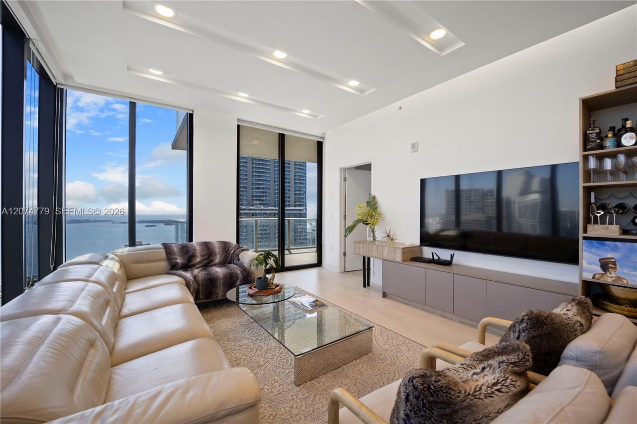 1010 Brickell Ave , Unit 4701, Miami, FL 33131 Photo