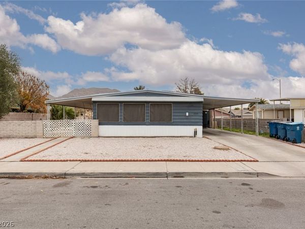 330 Sir Richard East Drive , Las Vegas, NV 89110