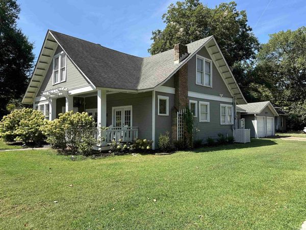 906 School St Street, Malvern, AR 72104