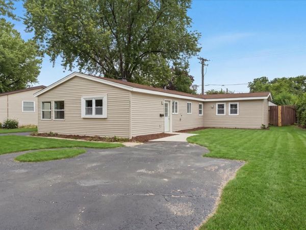 693 Minerva Avenue , Wauconda, IL 60084