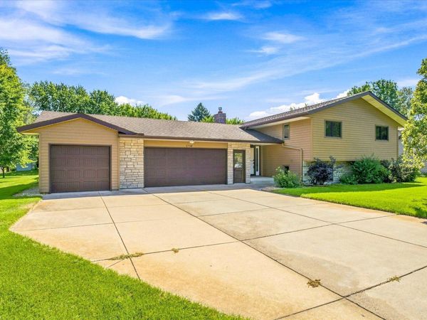 1718 Hazelwood Circle, Saint Cloud, MN 56303