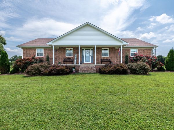 105 Monument Cir , Summertown, TN 38483