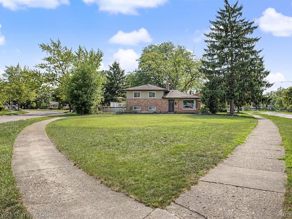 30633 Gladys Avenue, Westland, Mi 48185