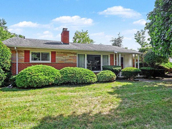 31805 Coronet Drive, Farmington Hills, Mi 48334