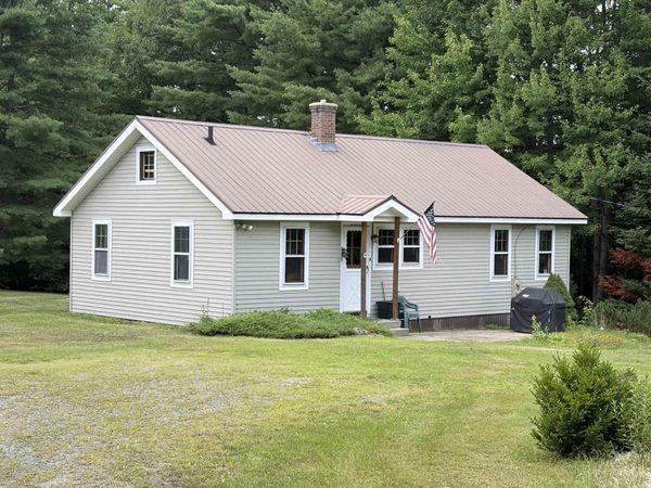 22 Twin Mountain Road Road, Whitefield, NH 03598