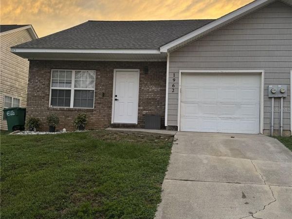 1962 NENA HILLS DRIVE , TALLAHASSEE, FL 32304