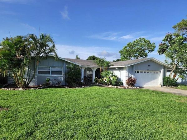 128 98TH AVENUE N, ST PETERSBURG, FL 33702