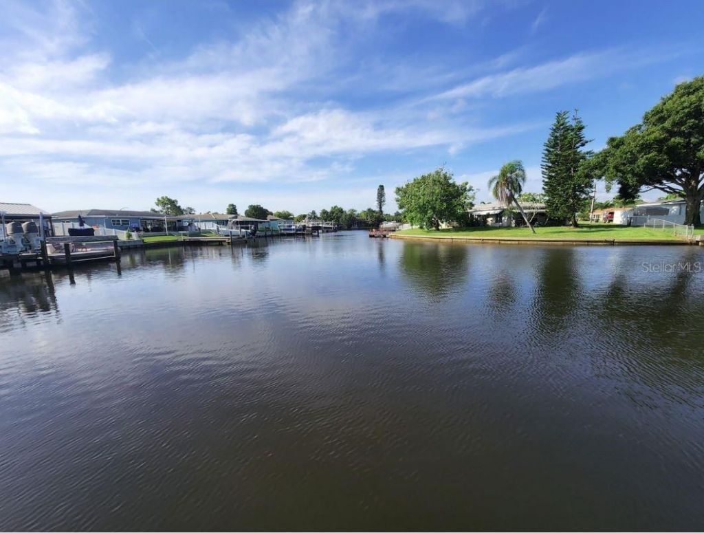 128 98th Avenue N, Saint Petersburg, FL 33702 Photo