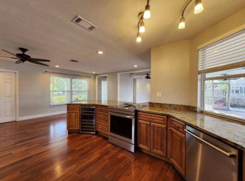 128 98th Avenue N, Saint Petersburg, FL 33702 Photo