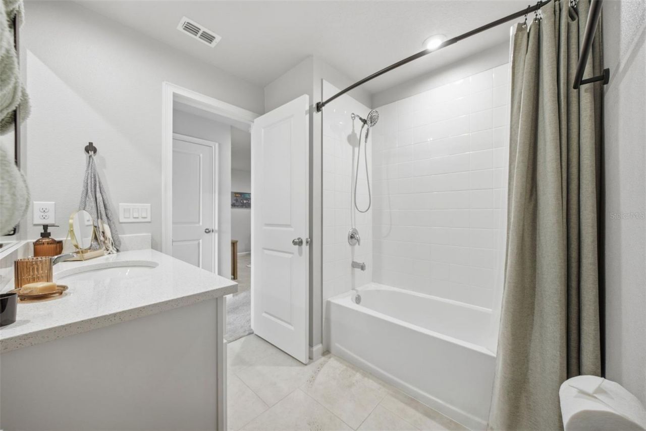 5636 Silverbridge Trail, Bradenton, FL 34211 Photo