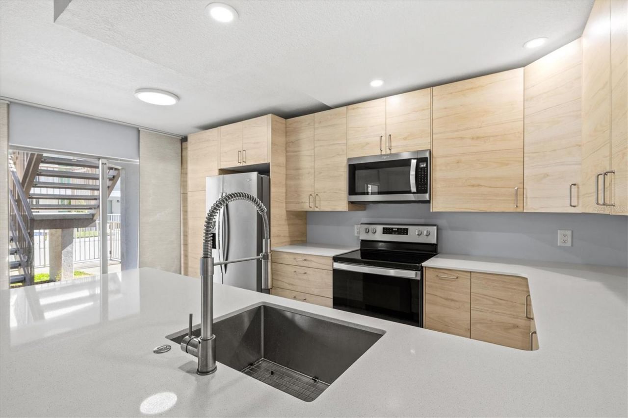 4035 S School Avenue , Unit C5, Sarasota, FL 34231 Photo