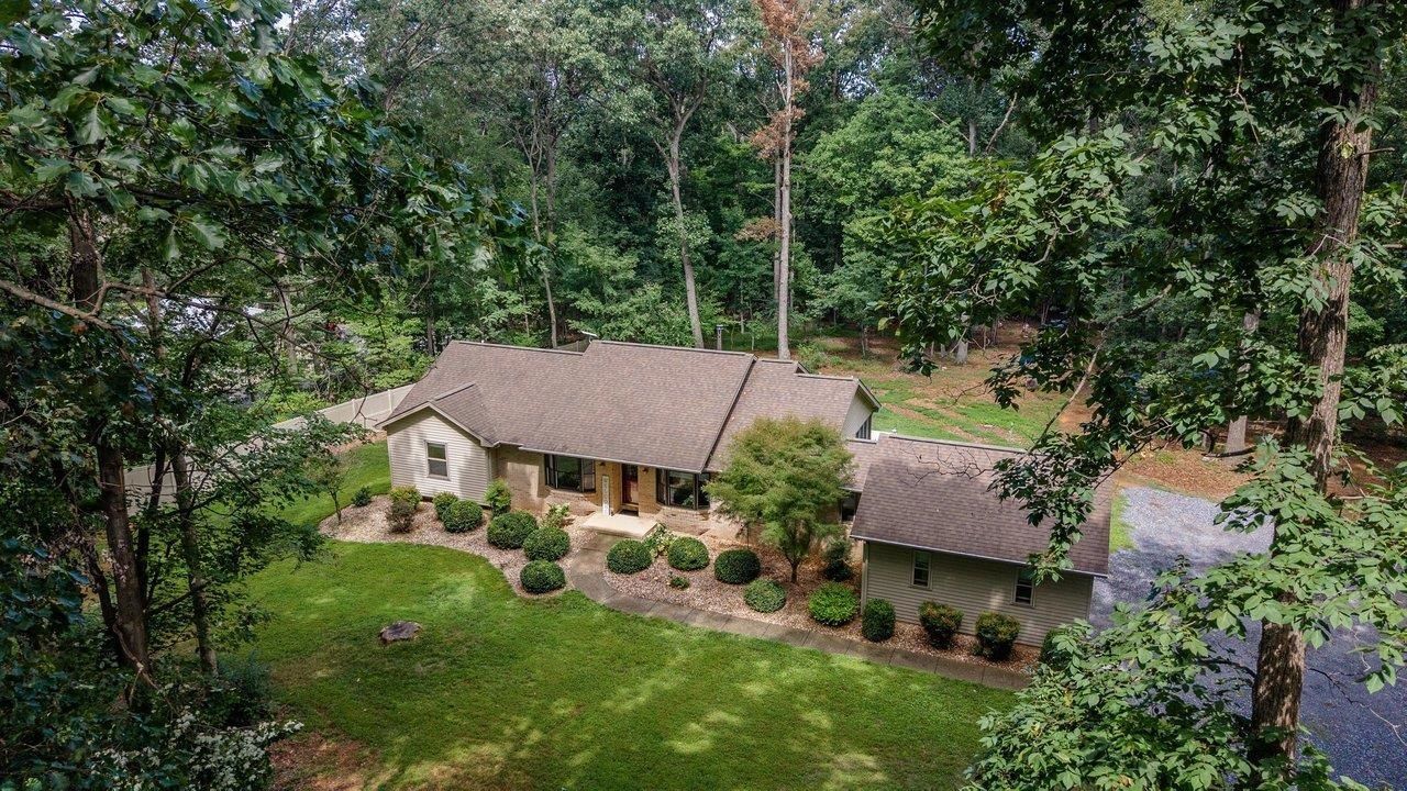 55 Burkes Mill Rd, Weyers Cave, VA 24486 Main Photo
