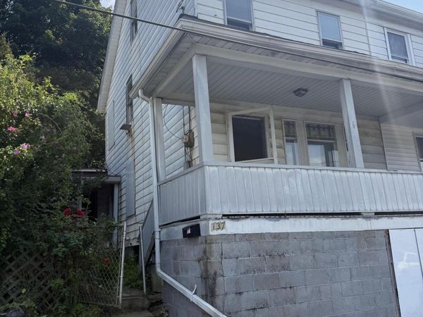 137 E Railroad Street, Nesquehoning, PA 18240